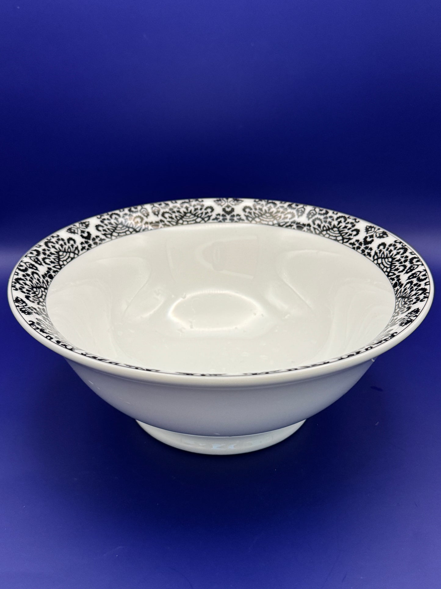 "Bella Black " salatskål  22 cm